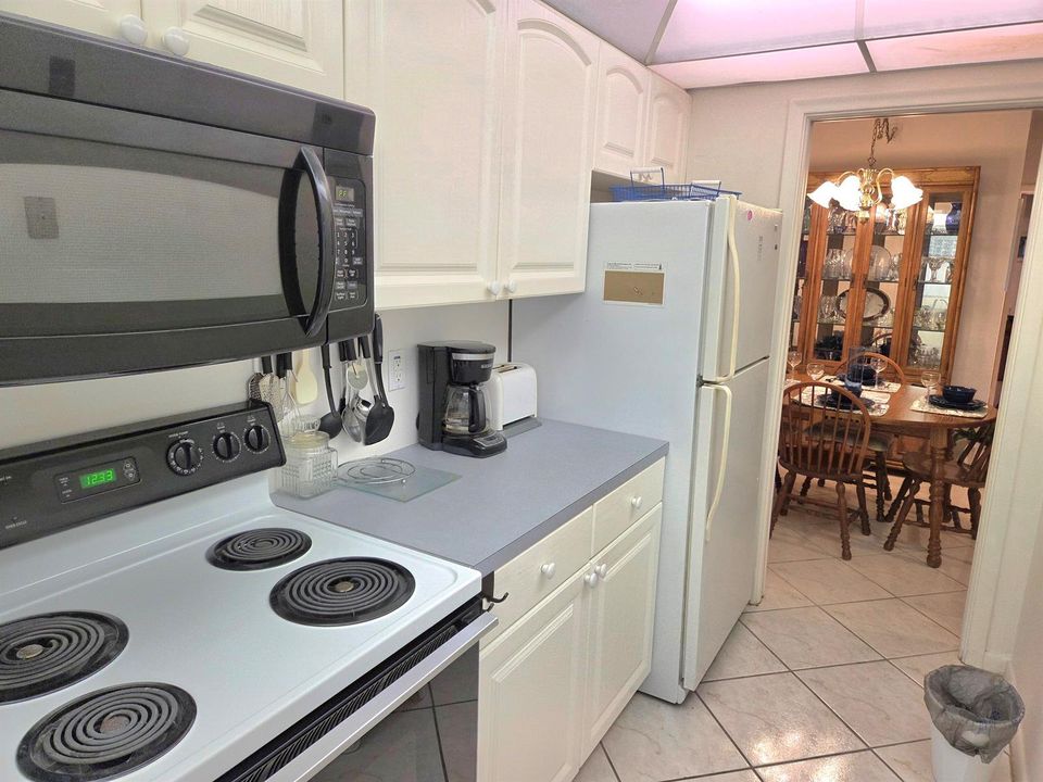 Bright Kitchen