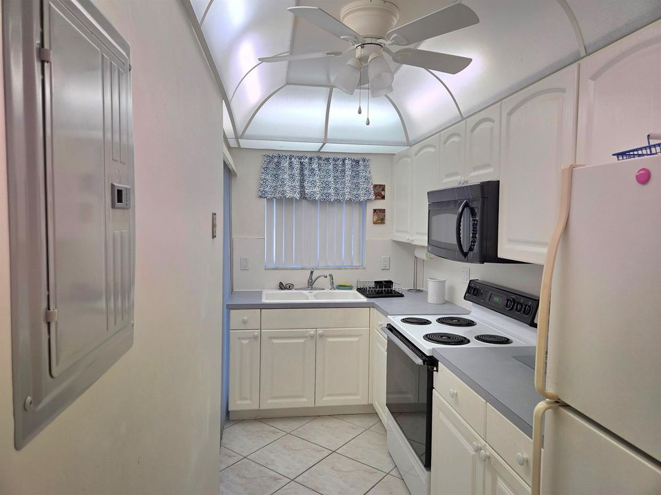 Access to the Lanai from the Kitchen