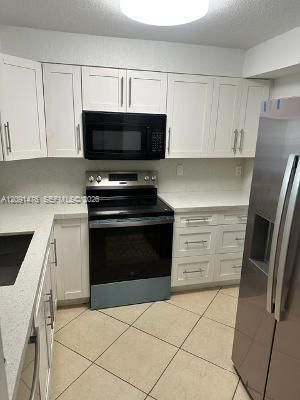 В аренду: $2,400 (2 спален, 2 ванн, 982 Квадратных фут)