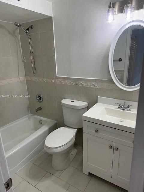 В аренду: $2,400 (2 спален, 2 ванн, 982 Квадратных фут)