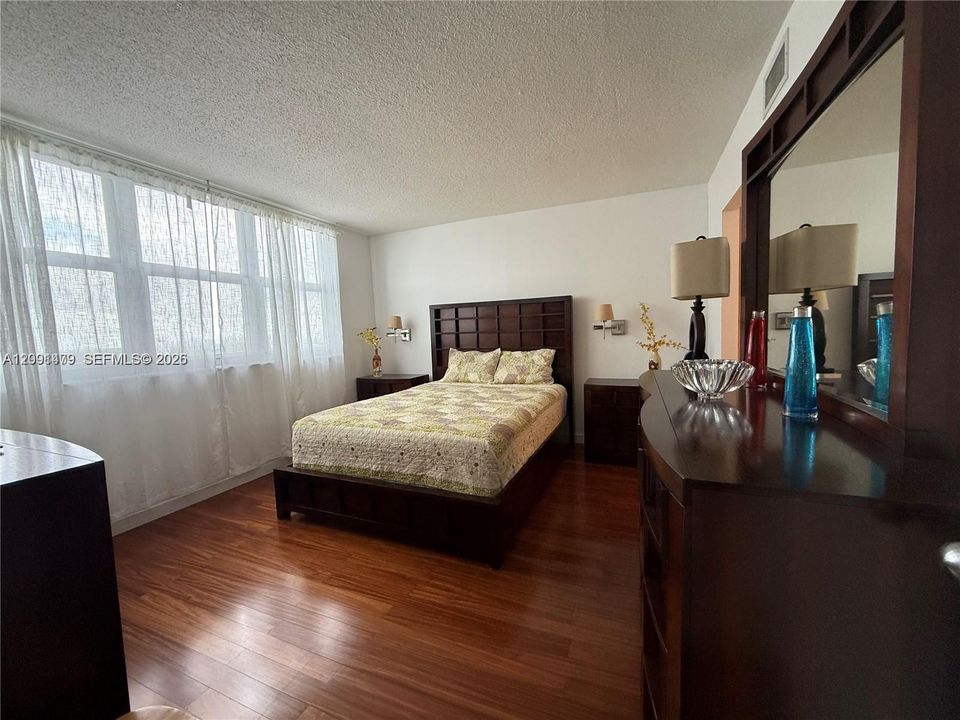 В аренду: $3,500 (2 спален, 2 ванн, 929 Квадратных фут)