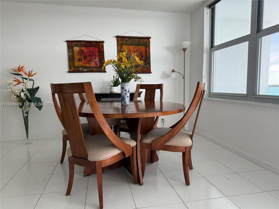 В аренду: $3,500 (2 спален, 2 ванн, 929 Квадратных фут)