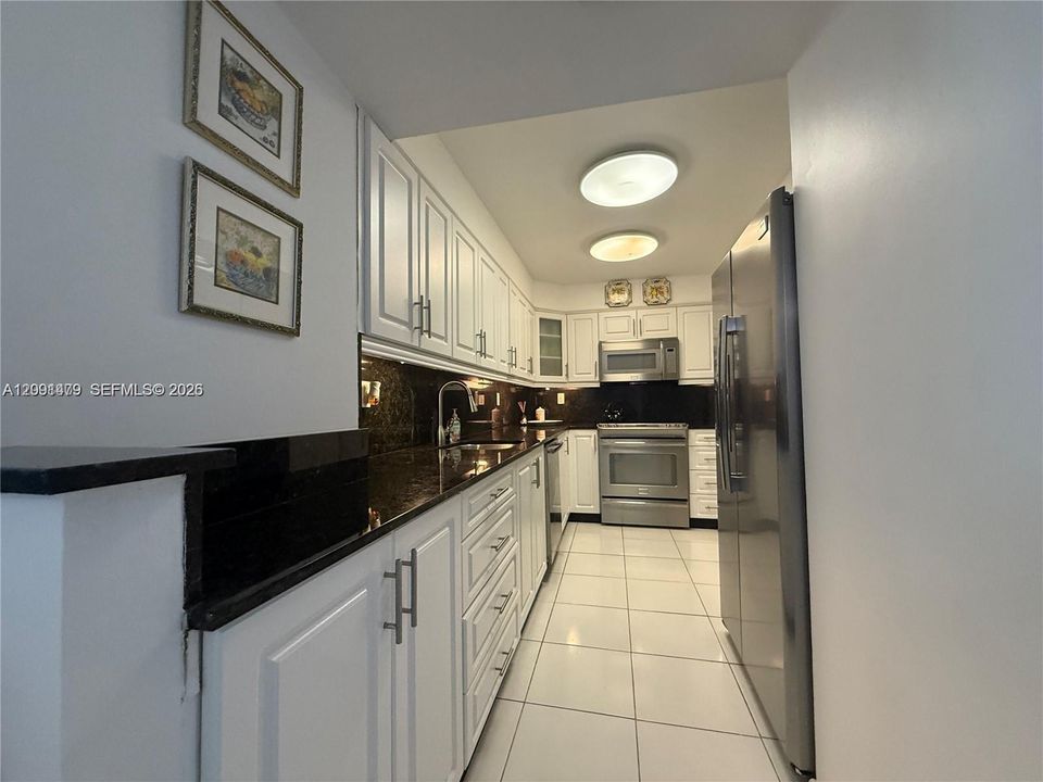 В аренду: $3,500 (2 спален, 2 ванн, 929 Квадратных фут)