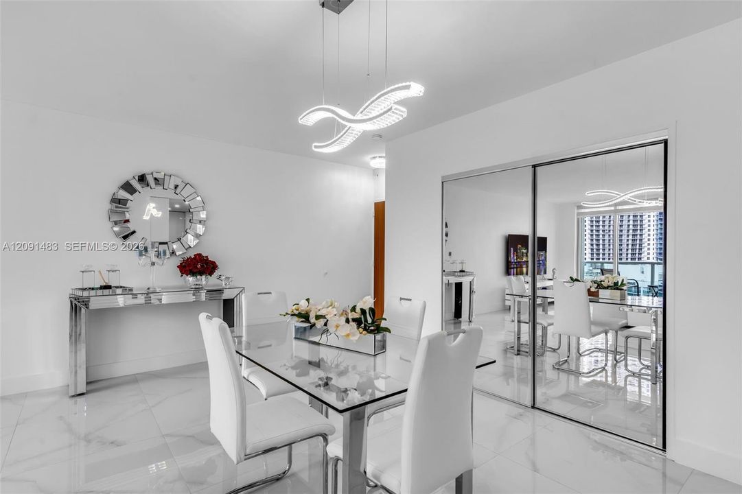 В аренду: $4,350 (1 спален, 1 ванн, 812 Квадратных фут)