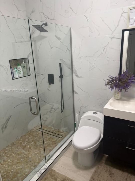 En Renta: $1,600 (1 camas, 1 baños, 2399 Pies cuadrados)