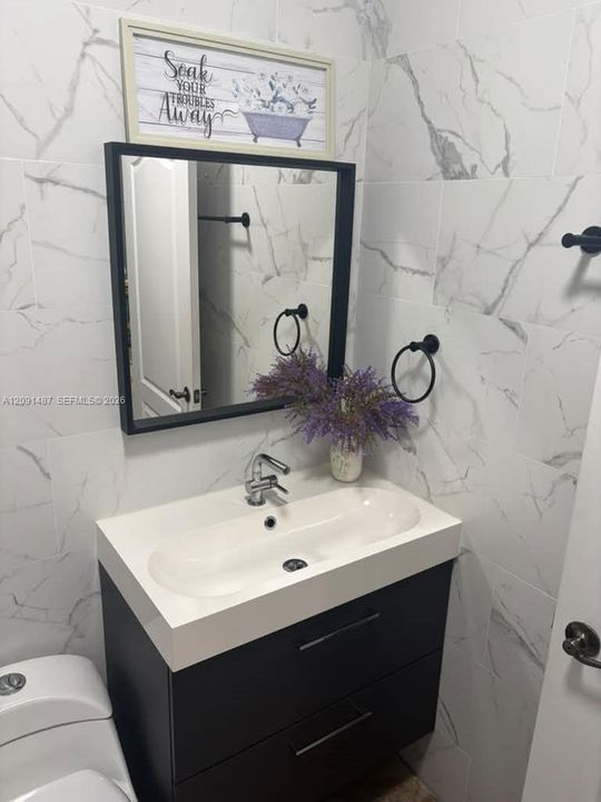 En Renta: $1,600 (1 camas, 1 baños, 2399 Pies cuadrados)