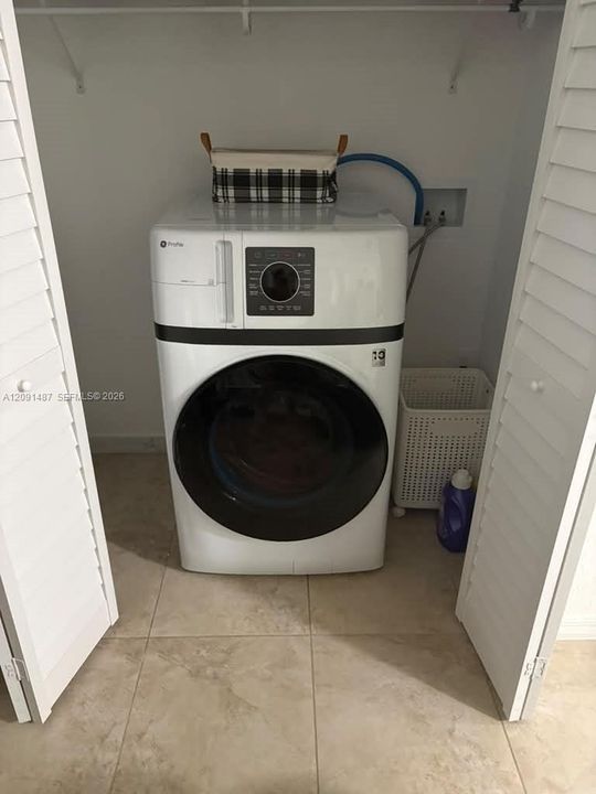 En Renta: $1,600 (1 camas, 1 baños, 2399 Pies cuadrados)