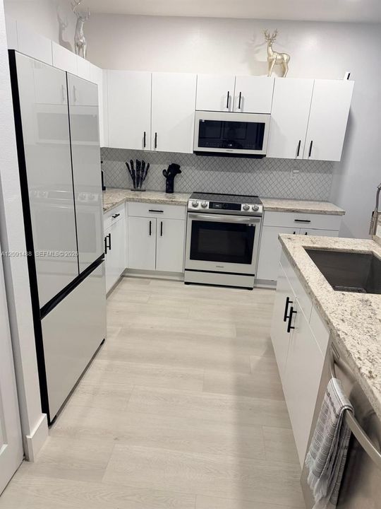 En Renta: $2,400 (3 camas, 2 baños, 1584 Pies cuadrados)