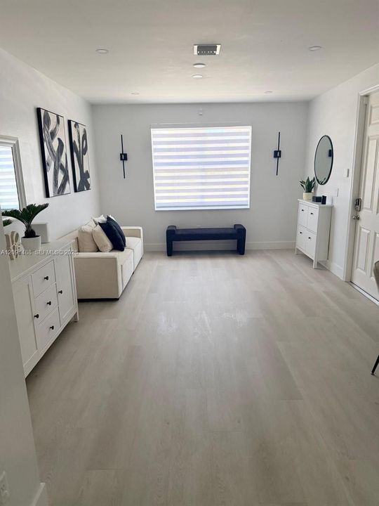 En Renta: $2,400 (3 camas, 2 baños, 1584 Pies cuadrados)