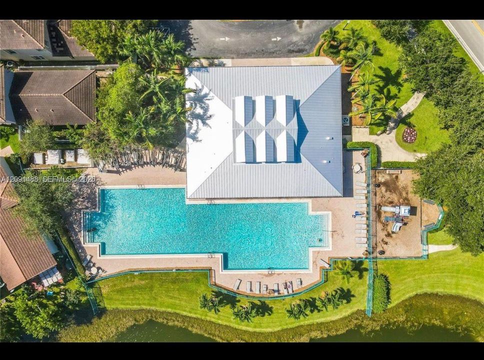 En Renta: $2,400 (3 camas, 2 baños, 1584 Pies cuadrados)