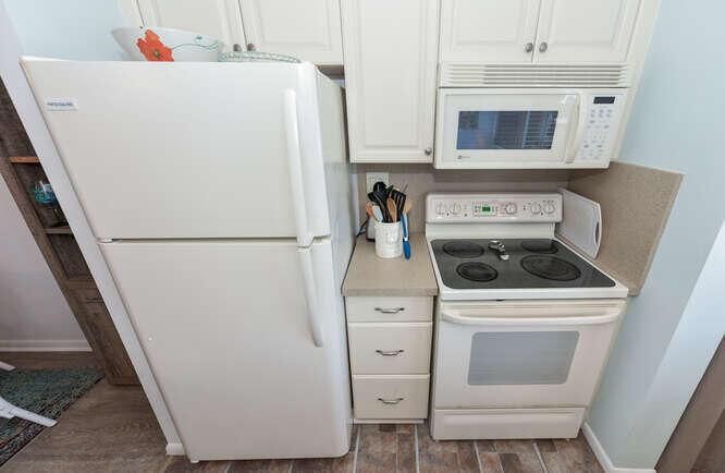 353 US1 Apt A108 Jupiter FL-small-014-03