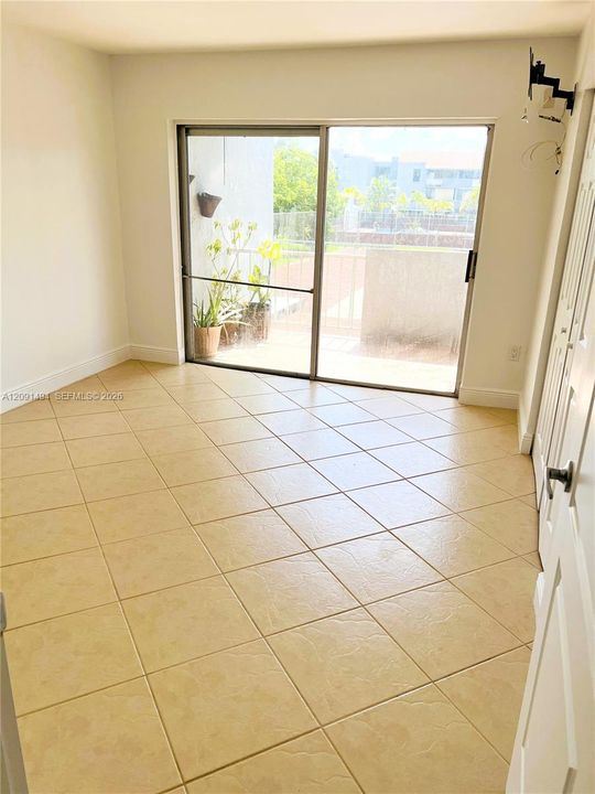 В аренду: $1,750 (1 спален, 1 ванн, 660 Квадратных фут)