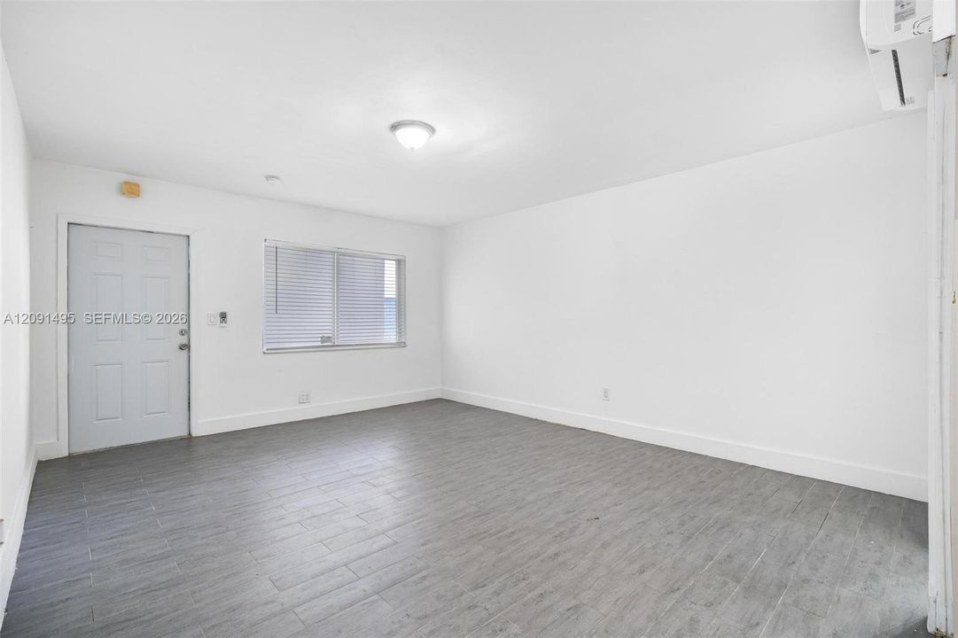 En Renta: $1,350 (0 camas, 1 baños, 400 Pies cuadrados)