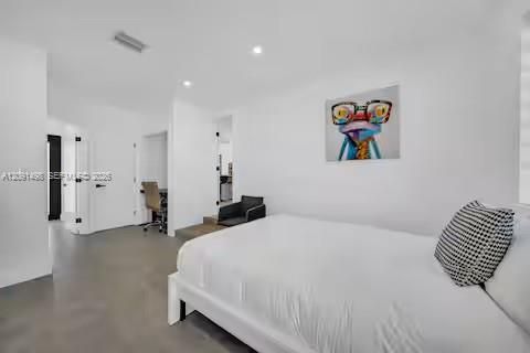 For Rent: $7,000 (3 beds, 3 baths, 1500 Square Feet)