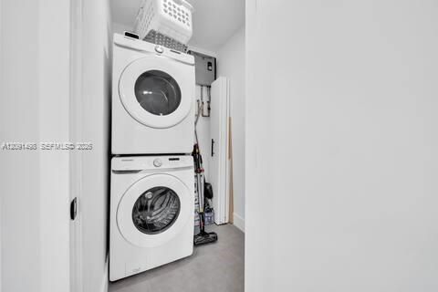 For Rent: $7,000 (3 beds, 3 baths, 1500 Square Feet)