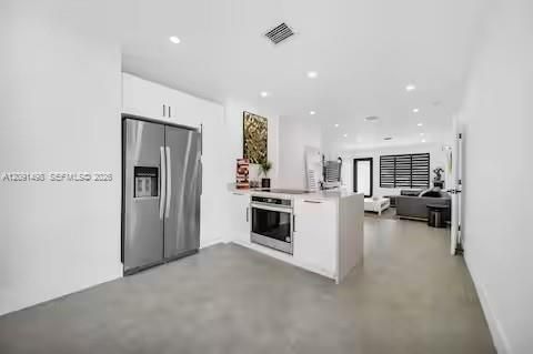 For Rent: $7,000 (3 beds, 3 baths, 1500 Square Feet)