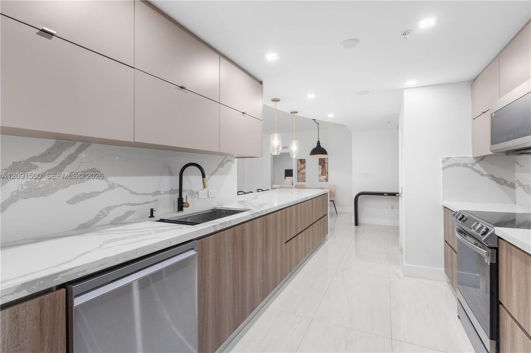 For Rent: $4,000 (2 beds, 2 baths, 1210 Square Feet)