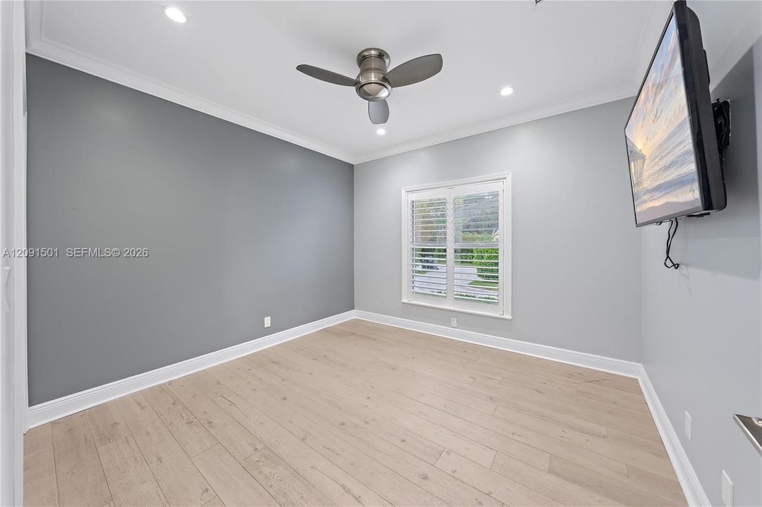 For Rent: $27,000 (3 beds, 2 baths, 1821 Square Feet)