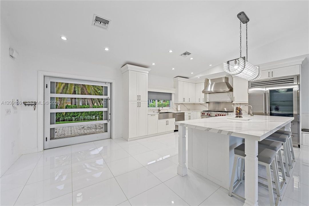 For Rent: $27,000 (3 beds, 2 baths, 1821 Square Feet)