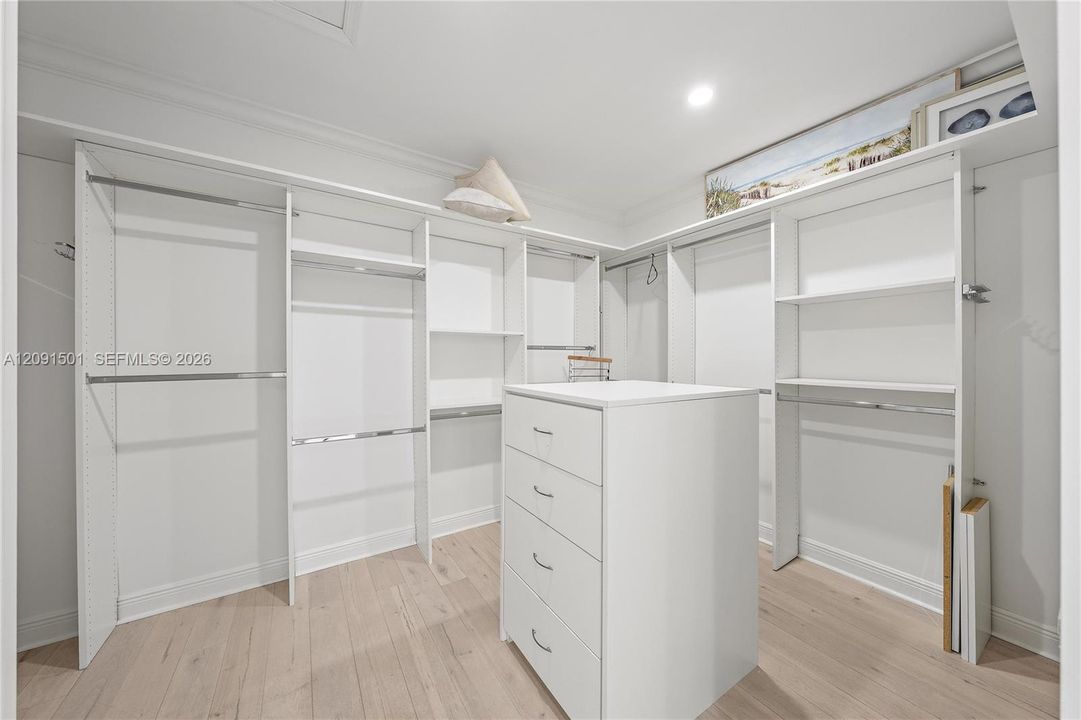 For Rent: $27,000 (3 beds, 2 baths, 1821 Square Feet)