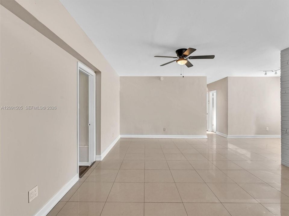 В аренду: $3,500 (4 спален, 3 ванн, 1079 Квадратных фут)