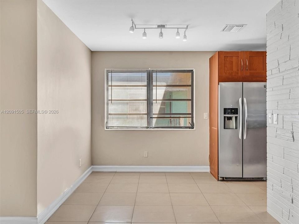 В аренду: $3,500 (4 спален, 3 ванн, 1079 Квадратных фут)