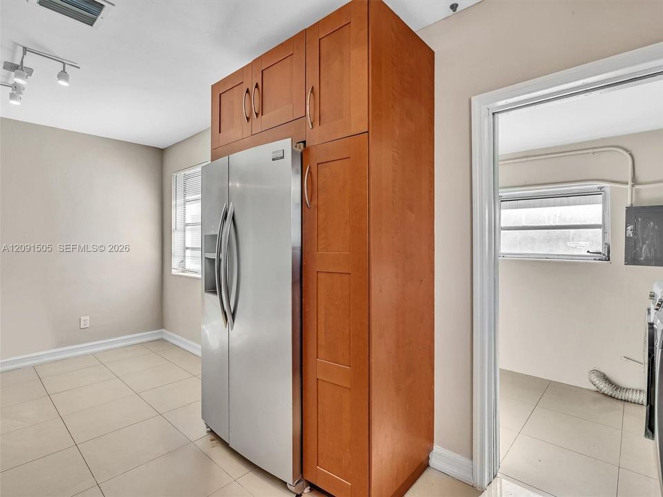 В аренду: $3,500 (4 спален, 3 ванн, 1079 Квадратных фут)