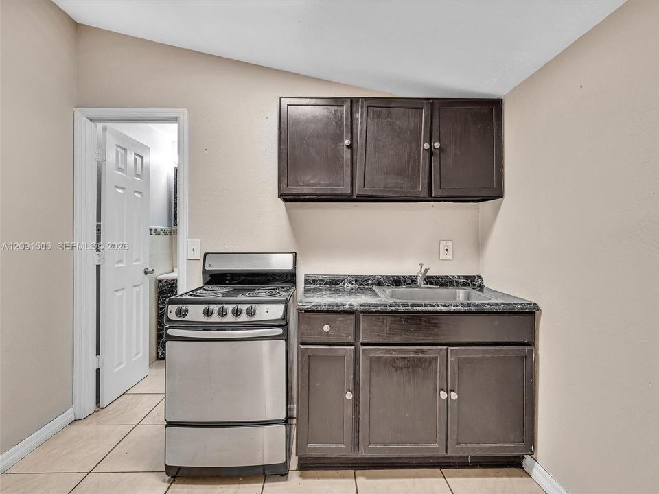 В аренду: $3,500 (4 спален, 3 ванн, 1079 Квадратных фут)