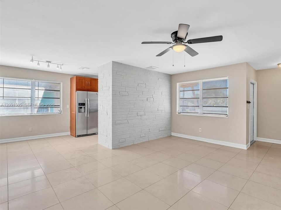 В аренду: $3,500 (4 спален, 3 ванн, 1079 Квадратных фут)