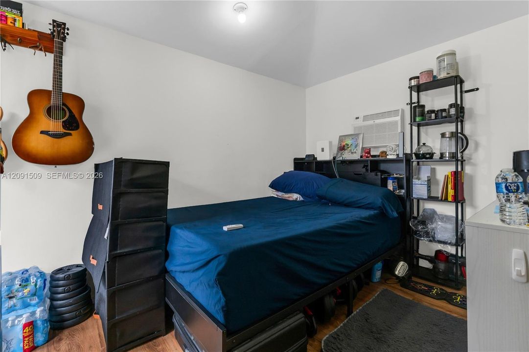 For Sale: $535,000 (3 beds, 2 baths, 1043 Square Feet)