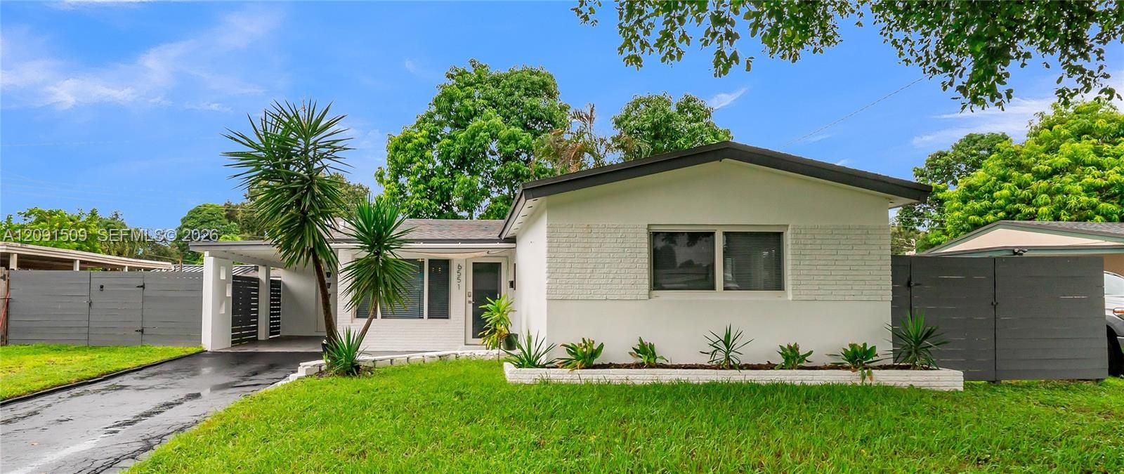 For Sale: $535,000 (3 beds, 2 baths, 1043 Square Feet)