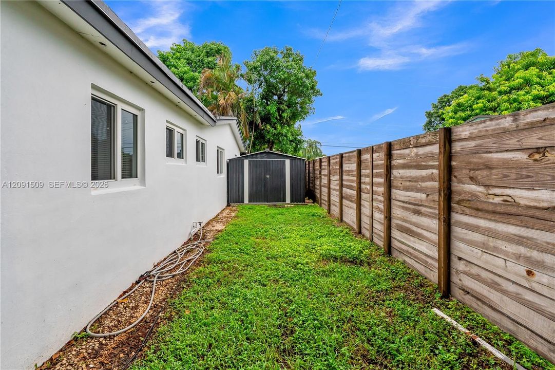 For Sale: $535,000 (3 beds, 2 baths, 1043 Square Feet)