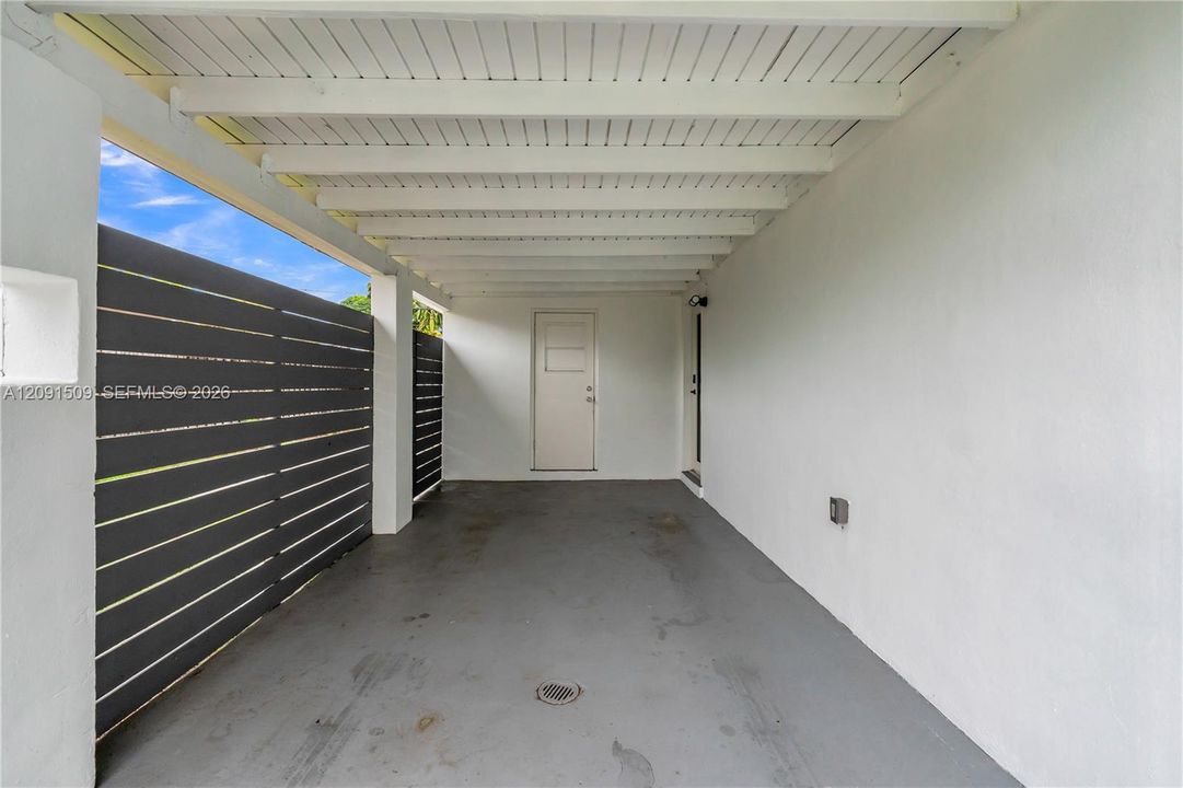 For Sale: $535,000 (3 beds, 2 baths, 1043 Square Feet)