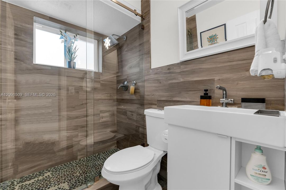 For Sale: $535,000 (3 beds, 2 baths, 1043 Square Feet)