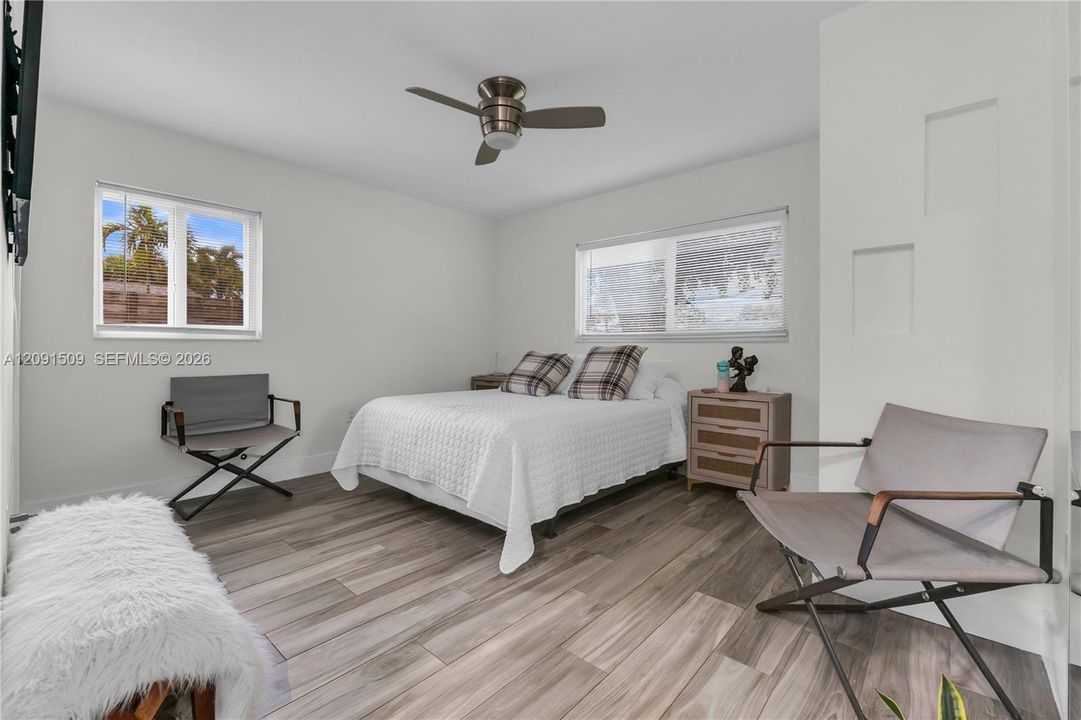For Sale: $535,000 (3 beds, 2 baths, 1043 Square Feet)