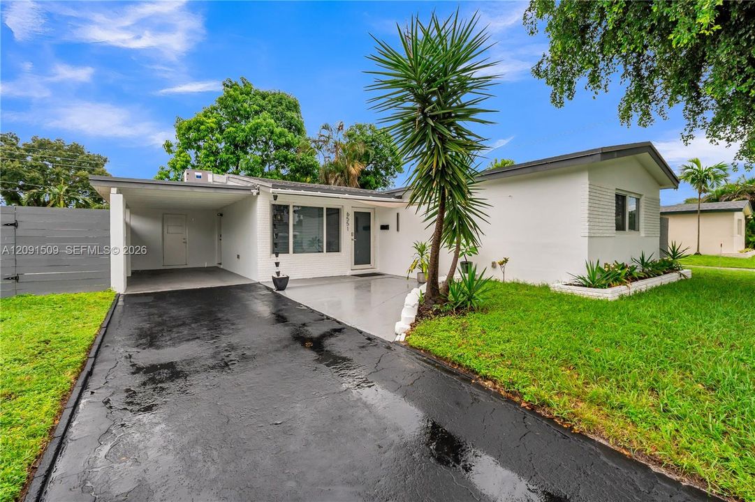 For Sale: $535,000 (3 beds, 2 baths, 1043 Square Feet)