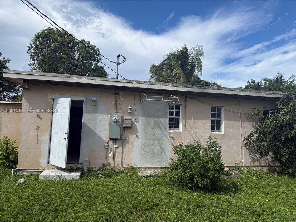 Recently Rented: $2,800 (3 beds, 2 baths, 1171 Square Feet)