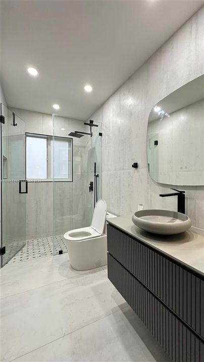 En Renta: $4,650 (3 camas, 2 baños, 2106 Pies cuadrados)