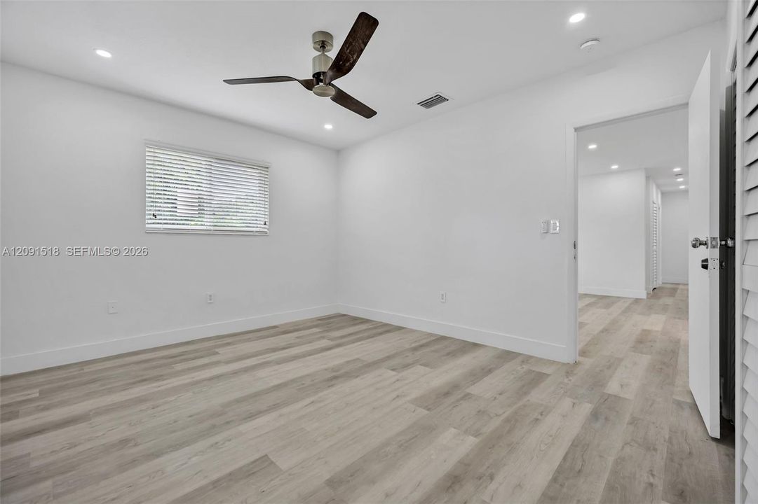 For Rent: $3,500 (4 beds, 2 baths, 1300 Square Feet)