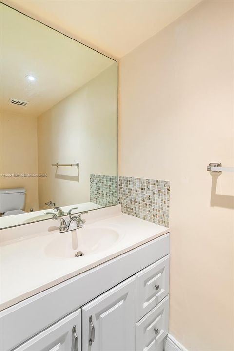 En Renta: $1,999 (1 camas, 1 baños, 800 Pies cuadrados)