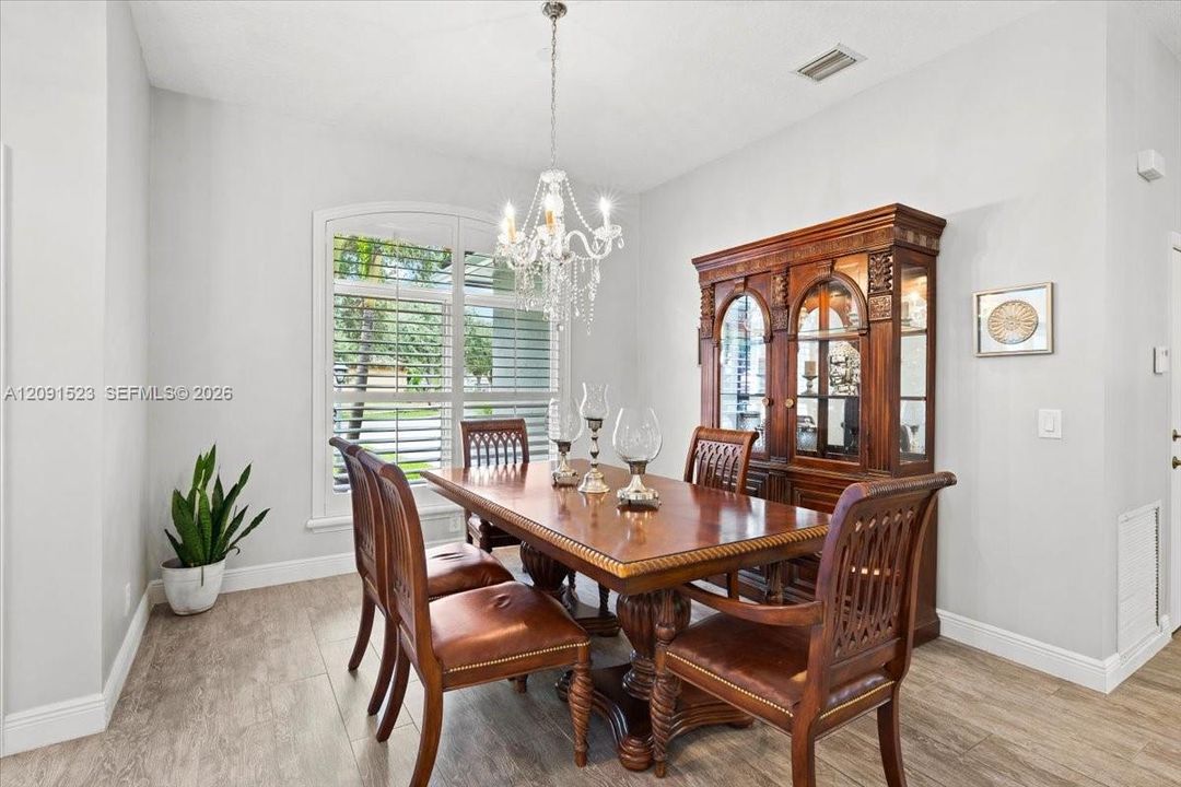 Bright Dinning Room