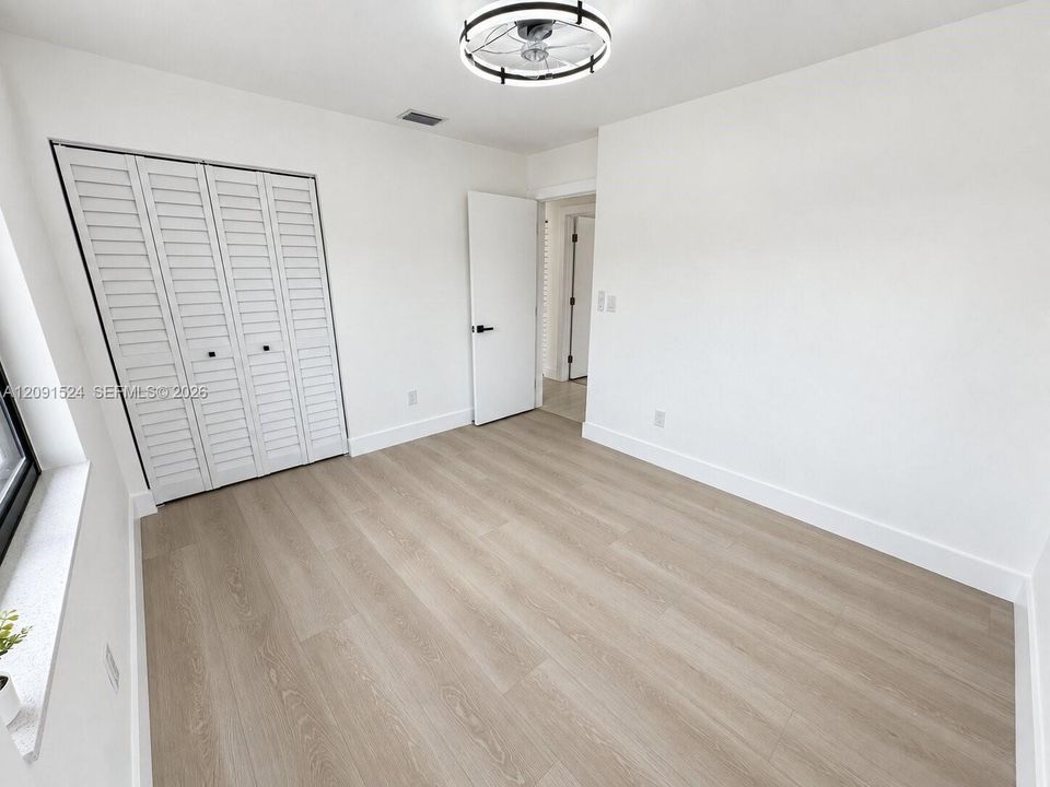 For Sale: $640,000 (3 beds, 2 baths, 1278 Square Feet)
