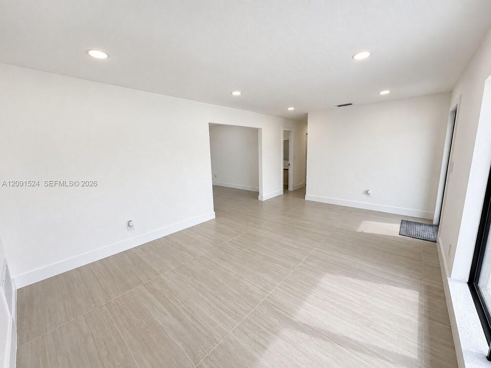 For Sale: $640,000 (3 beds, 2 baths, 1278 Square Feet)