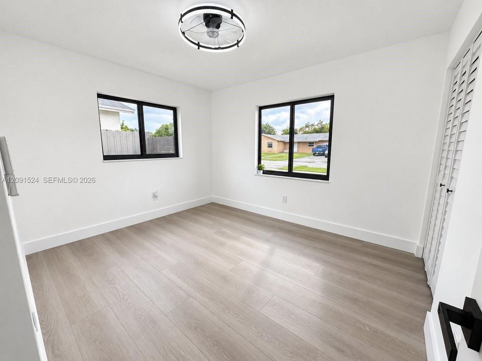 For Sale: $640,000 (3 beds, 2 baths, 1278 Square Feet)