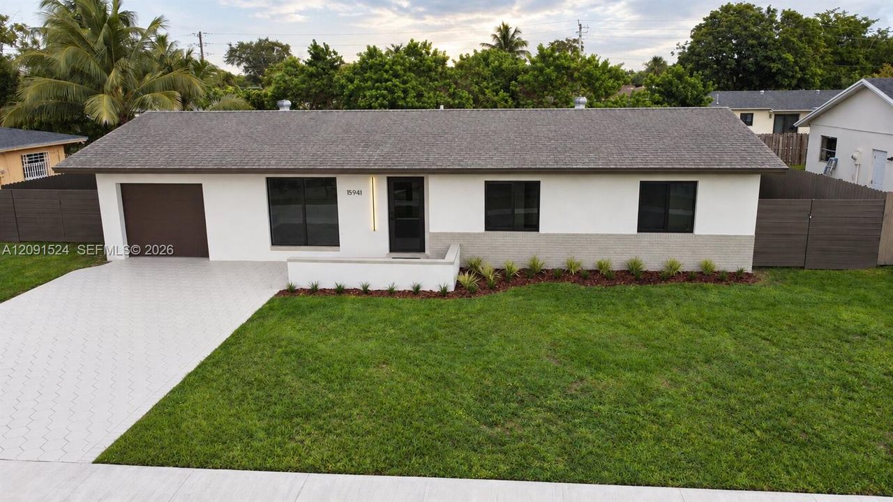 For Sale: $640,000 (3 beds, 2 baths, 1278 Square Feet)