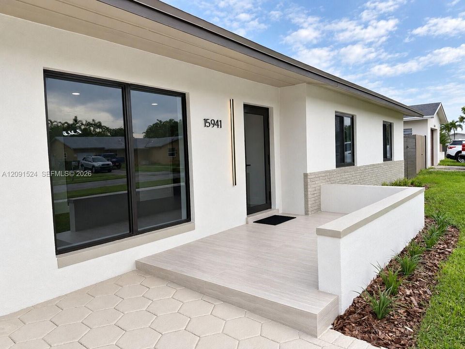 For Sale: $640,000 (3 beds, 2 baths, 1278 Square Feet)