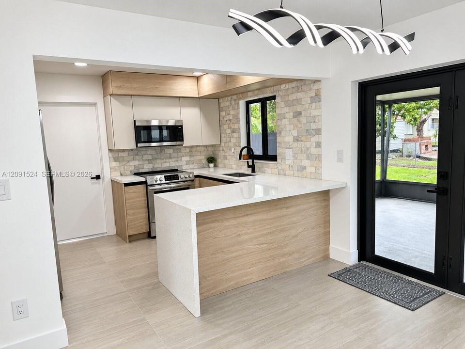 For Sale: $640,000 (3 beds, 2 baths, 1278 Square Feet)