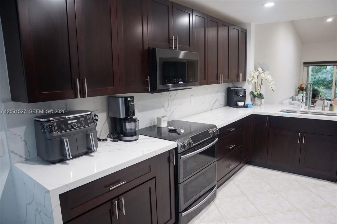 For Rent: $4,800 (4 beds, 2 baths, 1517 Square Feet)