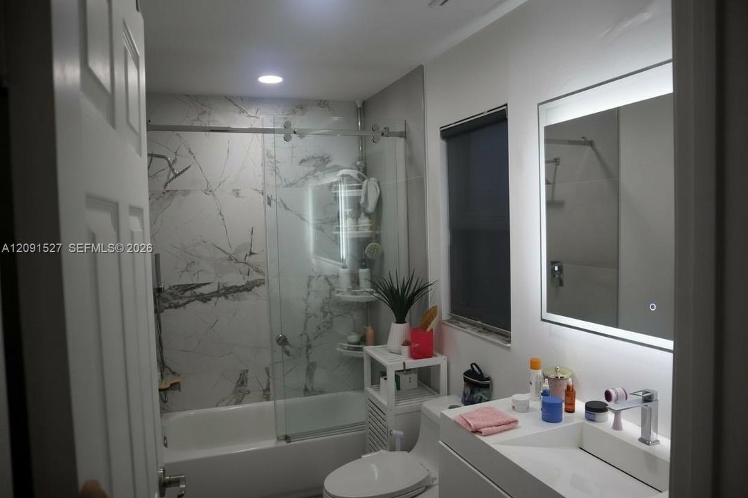 For Rent: $4,800 (4 beds, 2 baths, 1517 Square Feet)