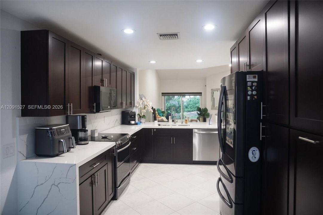 For Rent: $4,800 (4 beds, 2 baths, 1517 Square Feet)